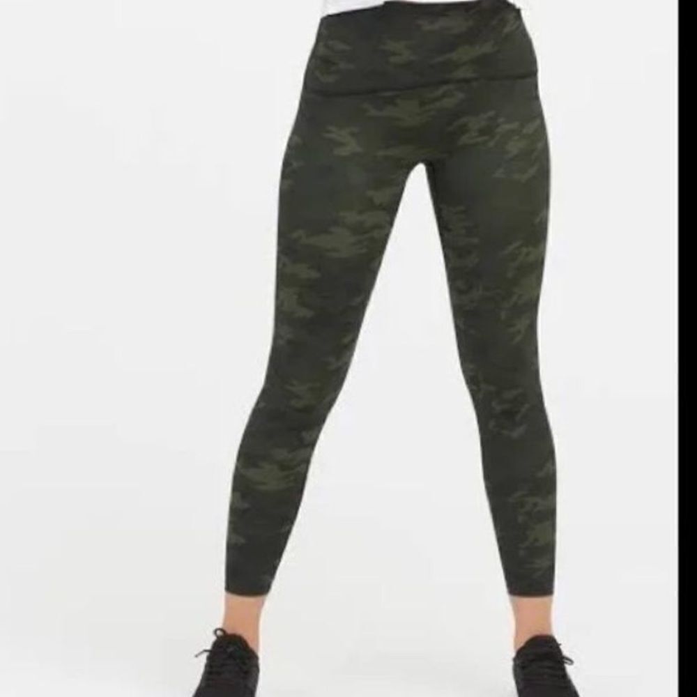 Spanx Camo Camouflage Green and Gray Leggings Size XL